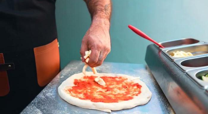 Forno de Pizza Ooni Koda 2 Max 24″: Pizza Profissional em Casa | Center Garbin