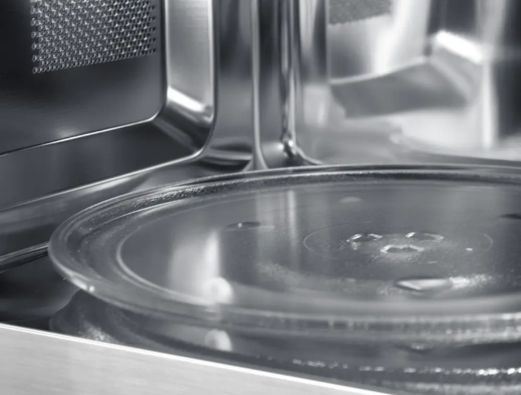 Capacidade interna de 25 litros do micro-ondas Evol